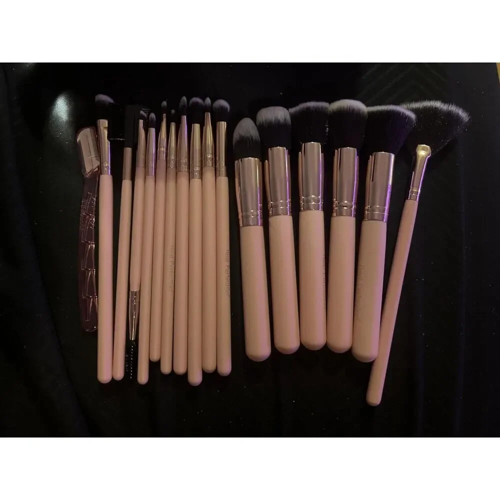 Real Perfection16 Pieces Pink Make up Brushes Kit with 1 Eyebrow Razor